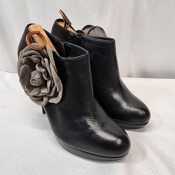 Kelsi Dagger Size 8 Rosabella Platform Ankle Booties w/Suede Gray Roses Leather - Picture 1 of 15